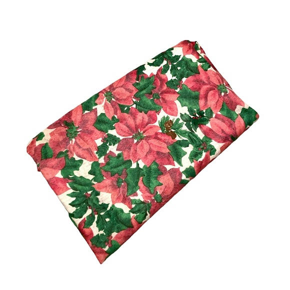 Vintage Christmas Poinsettia Round Tablecloth - Picture 1 of 7